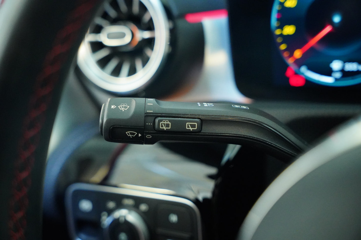 Mercedes-Benz CLA 200d AMG-LINE 110 kw