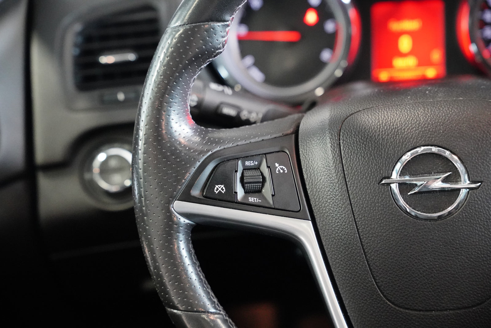 Opel Insignia 2.0 CDTi 118 kW – foto 15