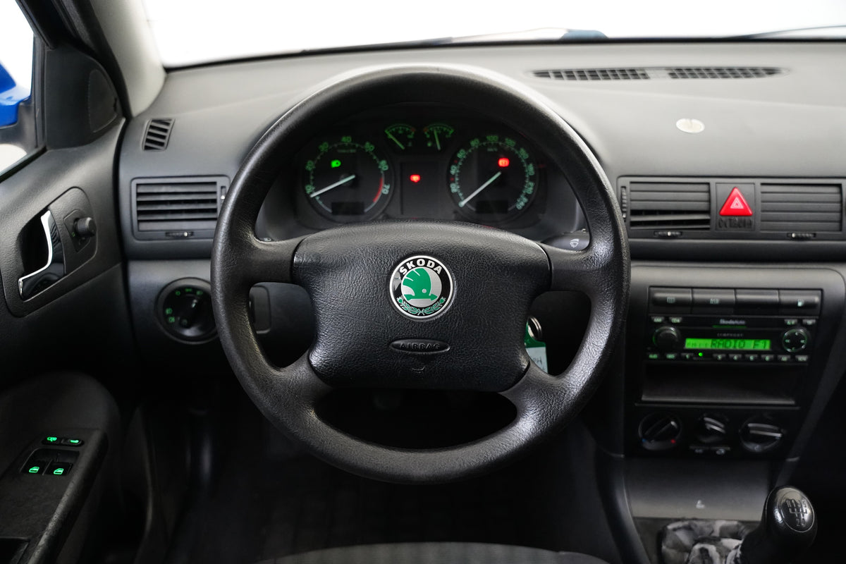 Škoda Octavia 1.6 MPI 75 kW Tour – foto 15