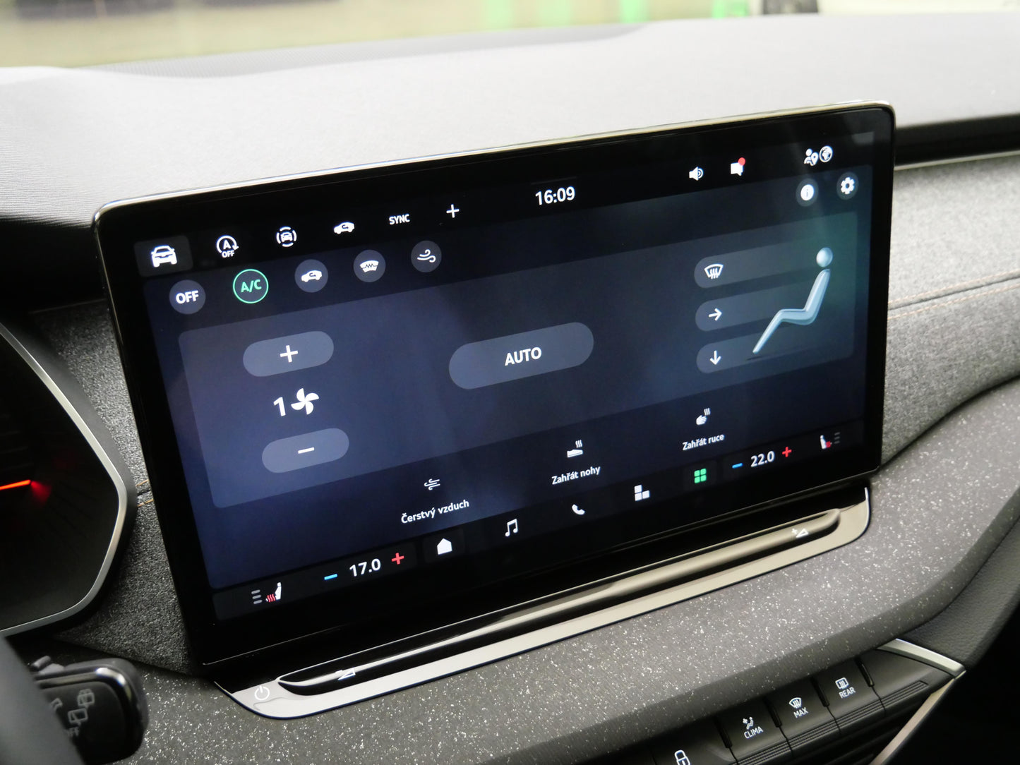 Škoda Octavia 1.5 eTSI 110 kW Top Selection