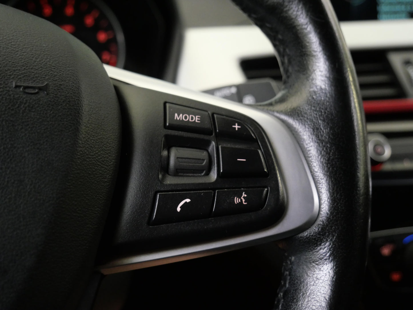BMW X1 20i 140 kW xDrive Sportline