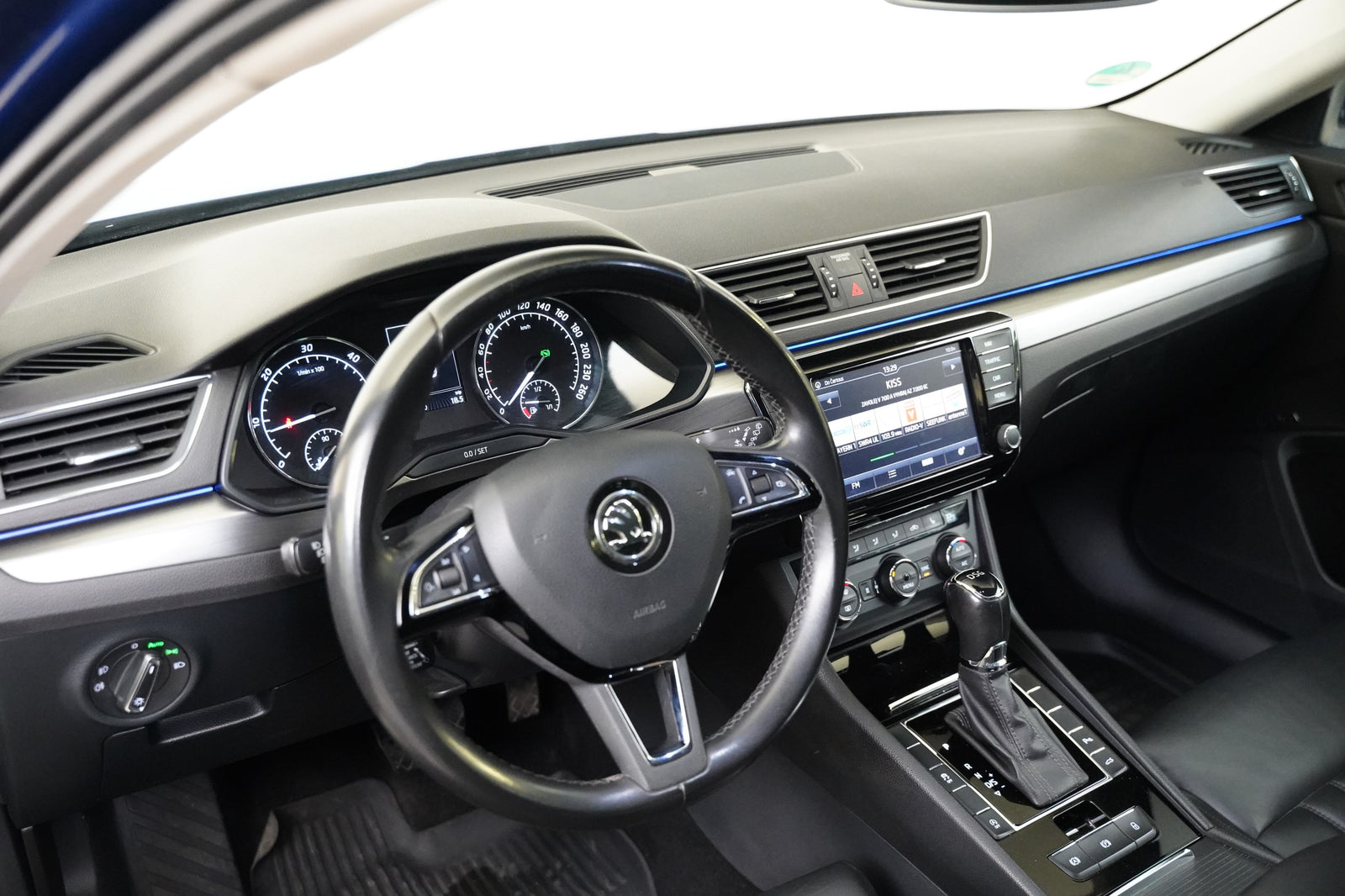 Škoda Superb 2.0 TDI 140 kW DSG Style – foto 16