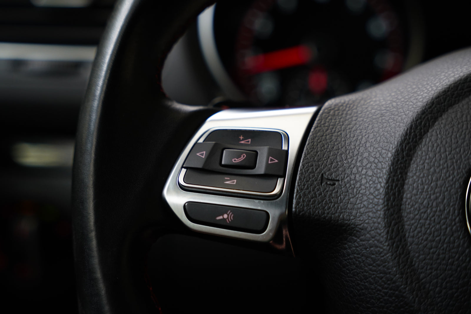 Volkswagen Golf 2.0 TSI 155 kW DSG GTI – foto 15