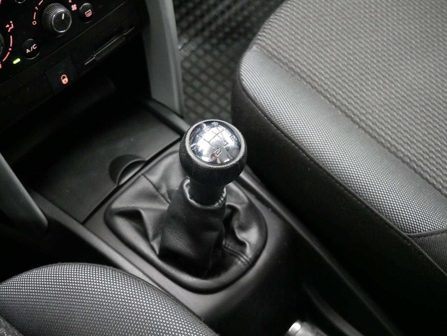 Peugeot 207 1.4i 54 kW Active