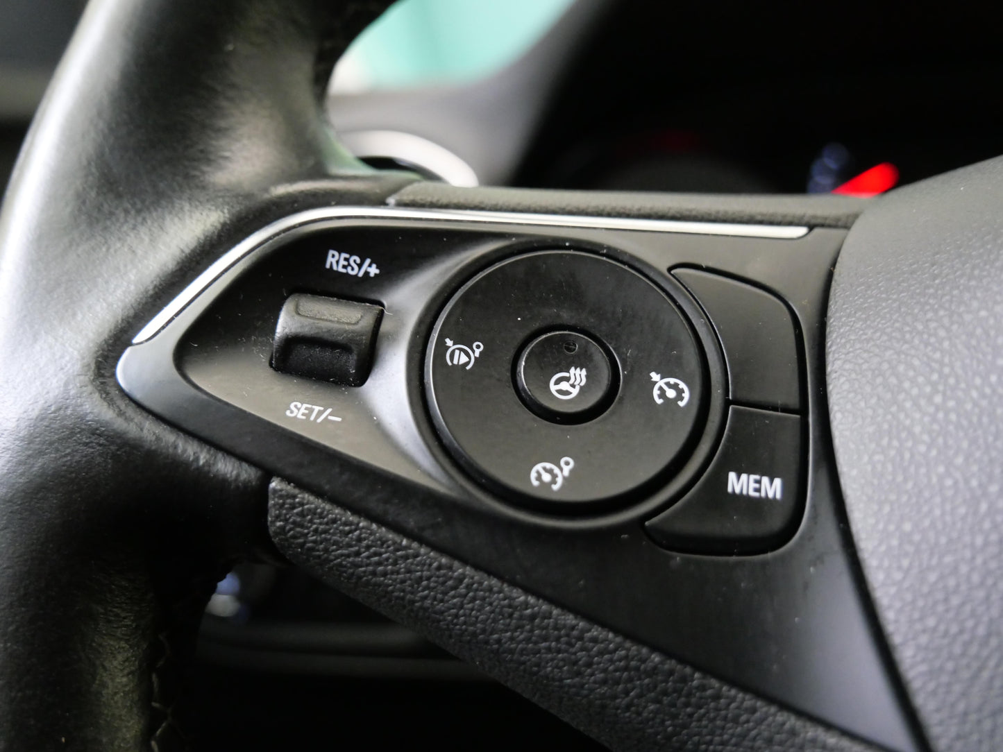 Opel Grandland X 1.2 i 96 kW Turbo Edition