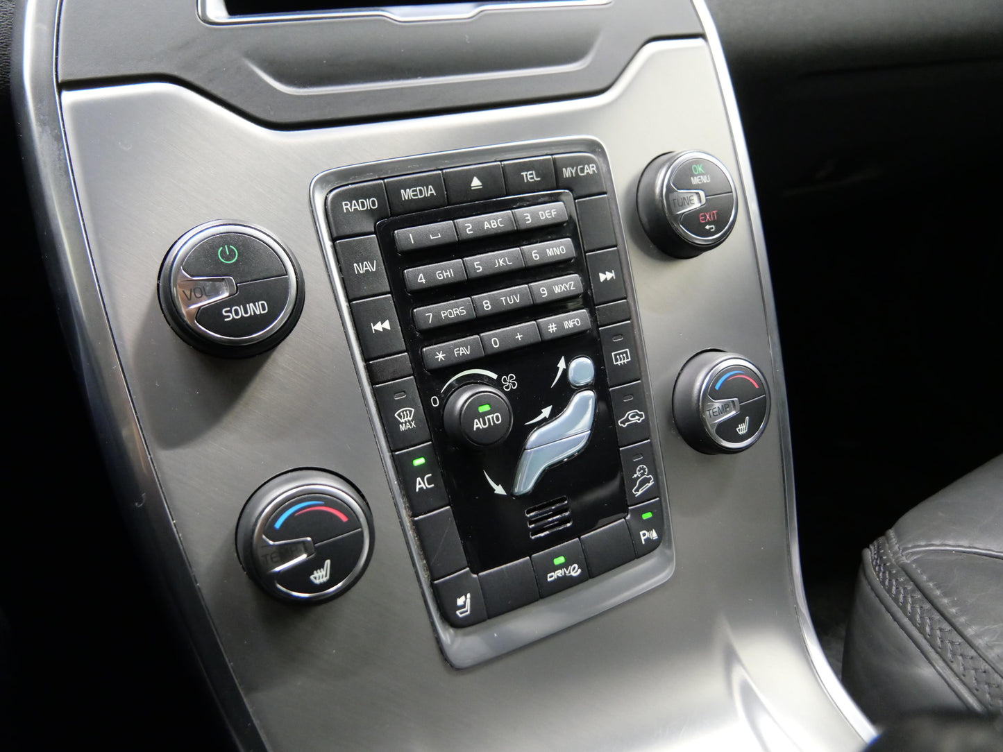 Volvo XC70 D5 158 kW Summum