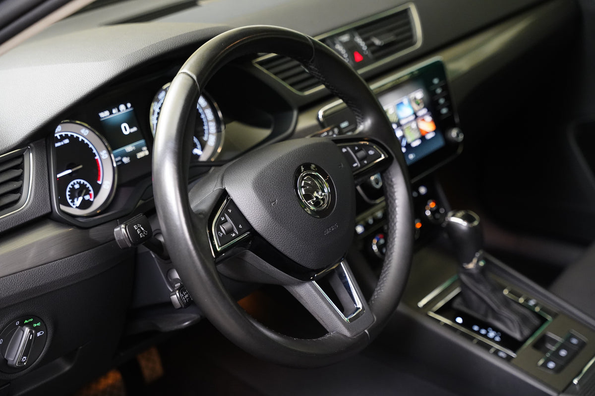 Škoda Superb 2.0 TDI 110 kW Style – foto 15