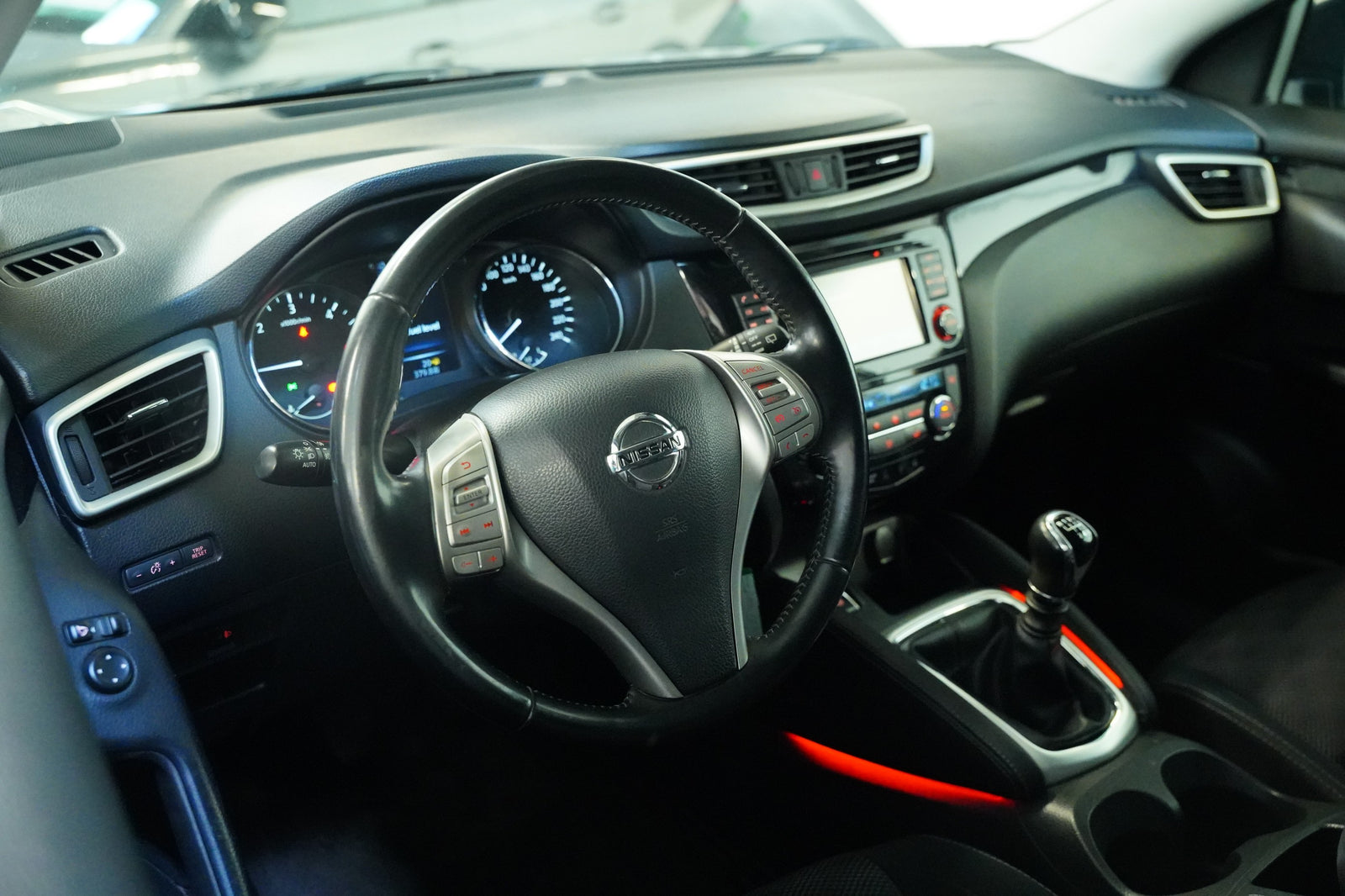 Nissan Qashqai 1.6 dCi 96 kW – foto 15