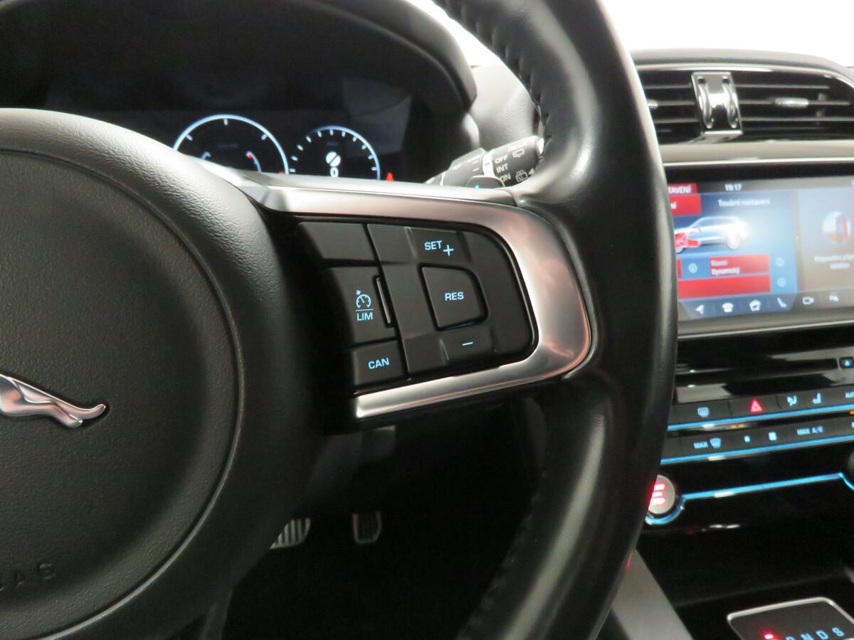Jaguar F-Pace 20d 132 kW AWD Pure