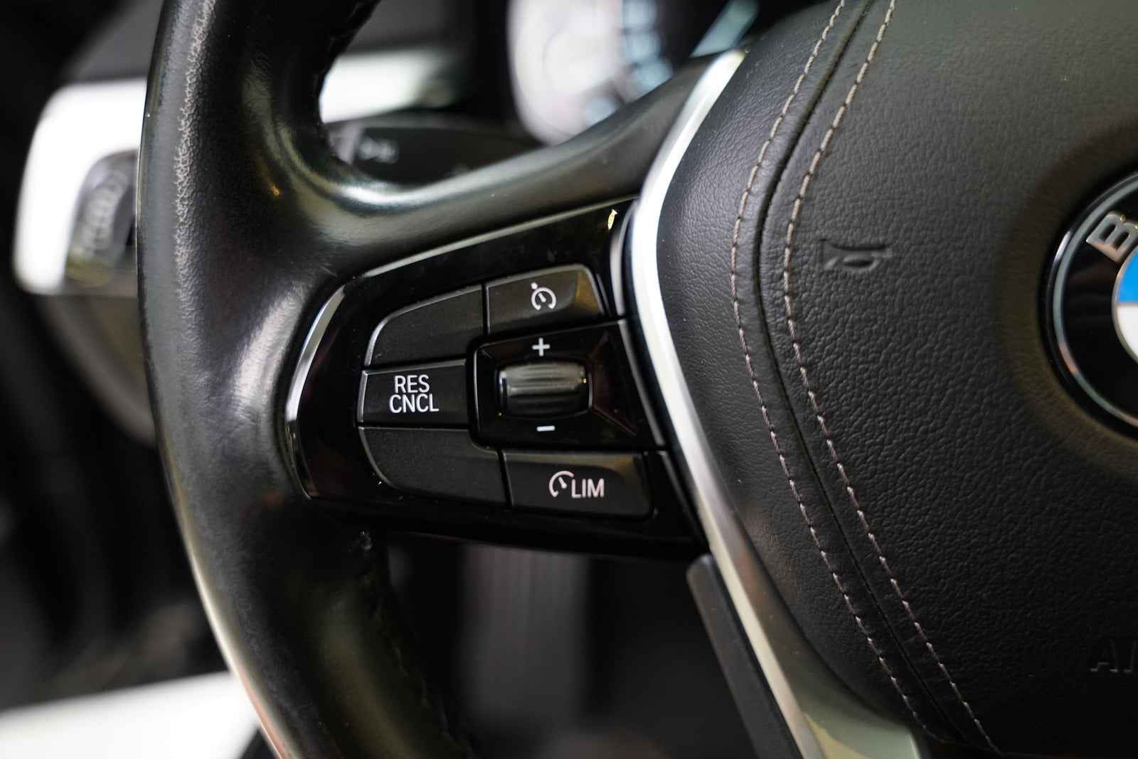 BMW 5 Series 520d xDrive 140 kW – foto 15