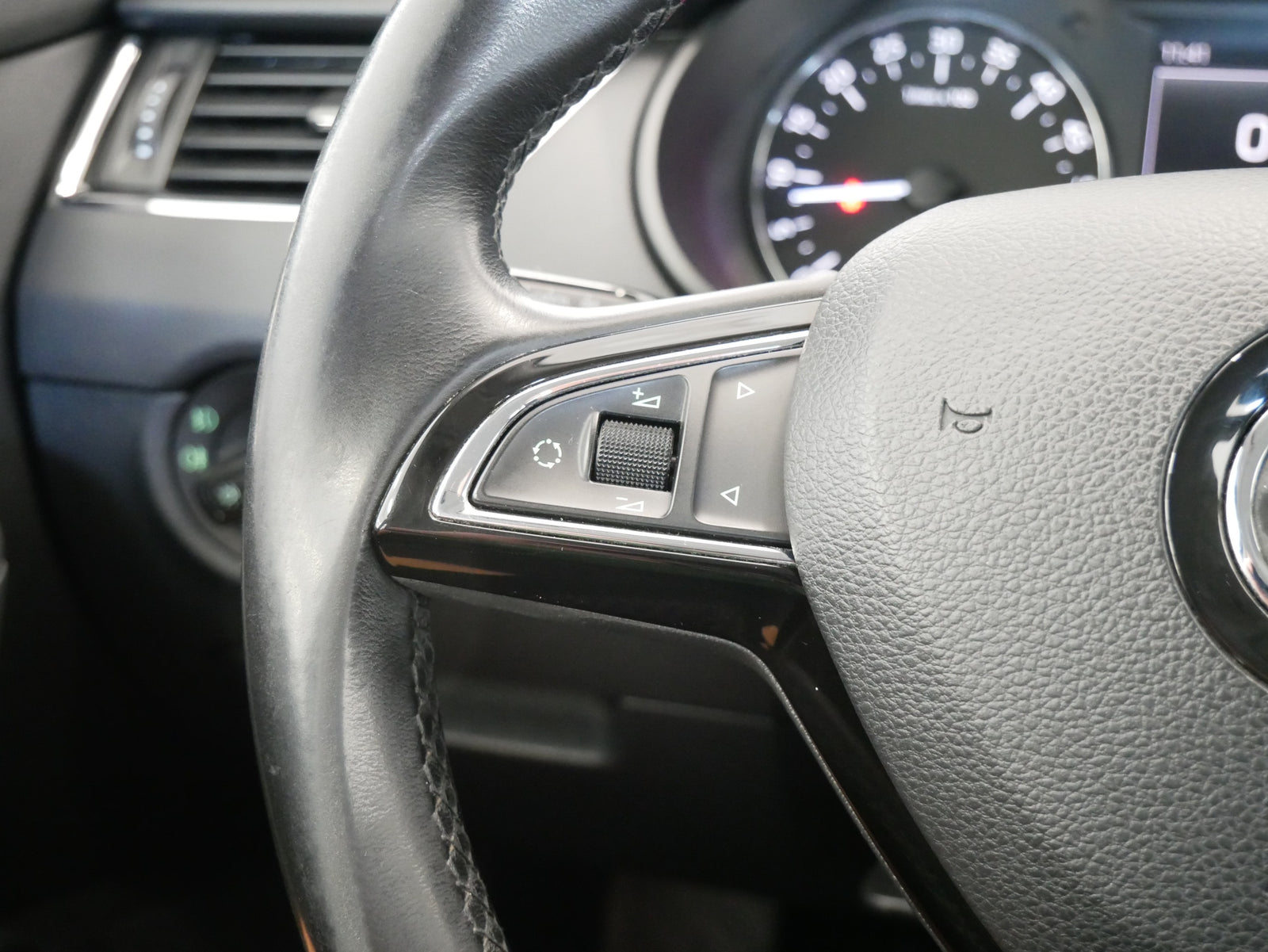 Škoda Octavia 2.0 TDI 110kW Elegance Plus – foto 16