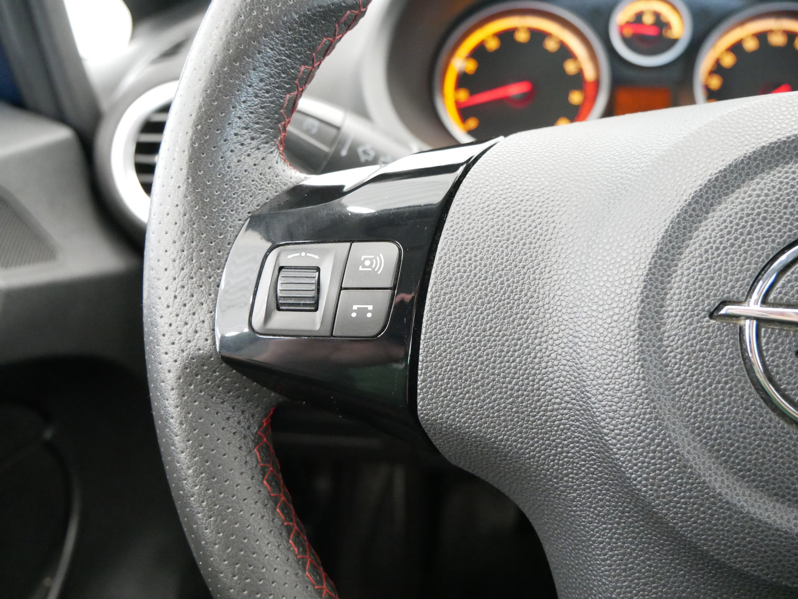 Opel Corsa 1.2 16V 63 kW – foto 16