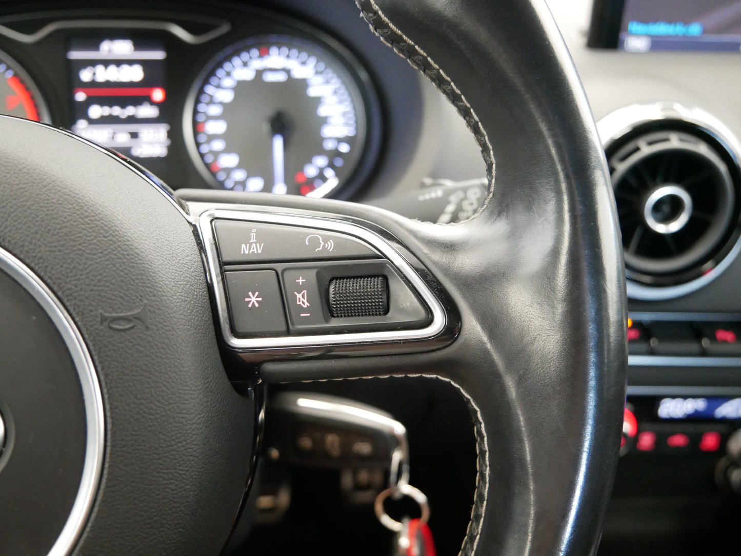 Audi S3 2.0TFSi 221kW Quattro
