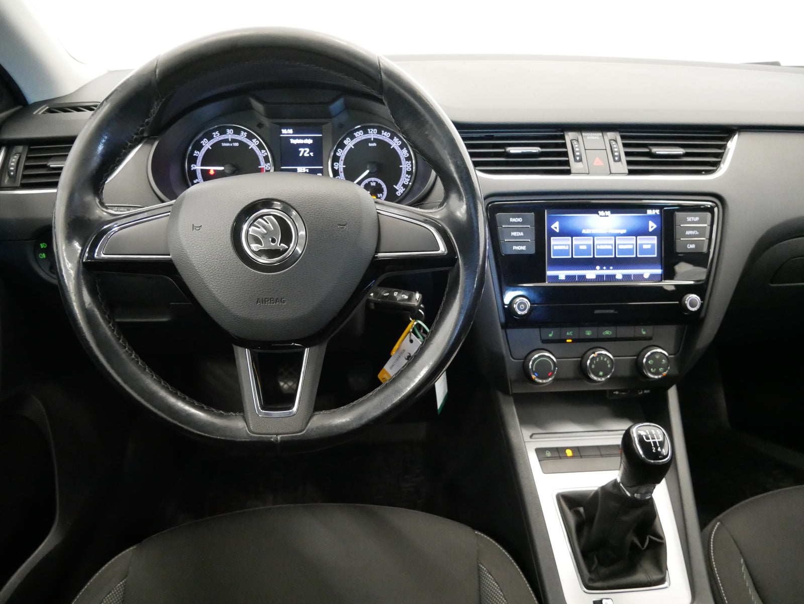Škoda Octavia 1,6 TDi 85kW Ambition Plus – foto 16