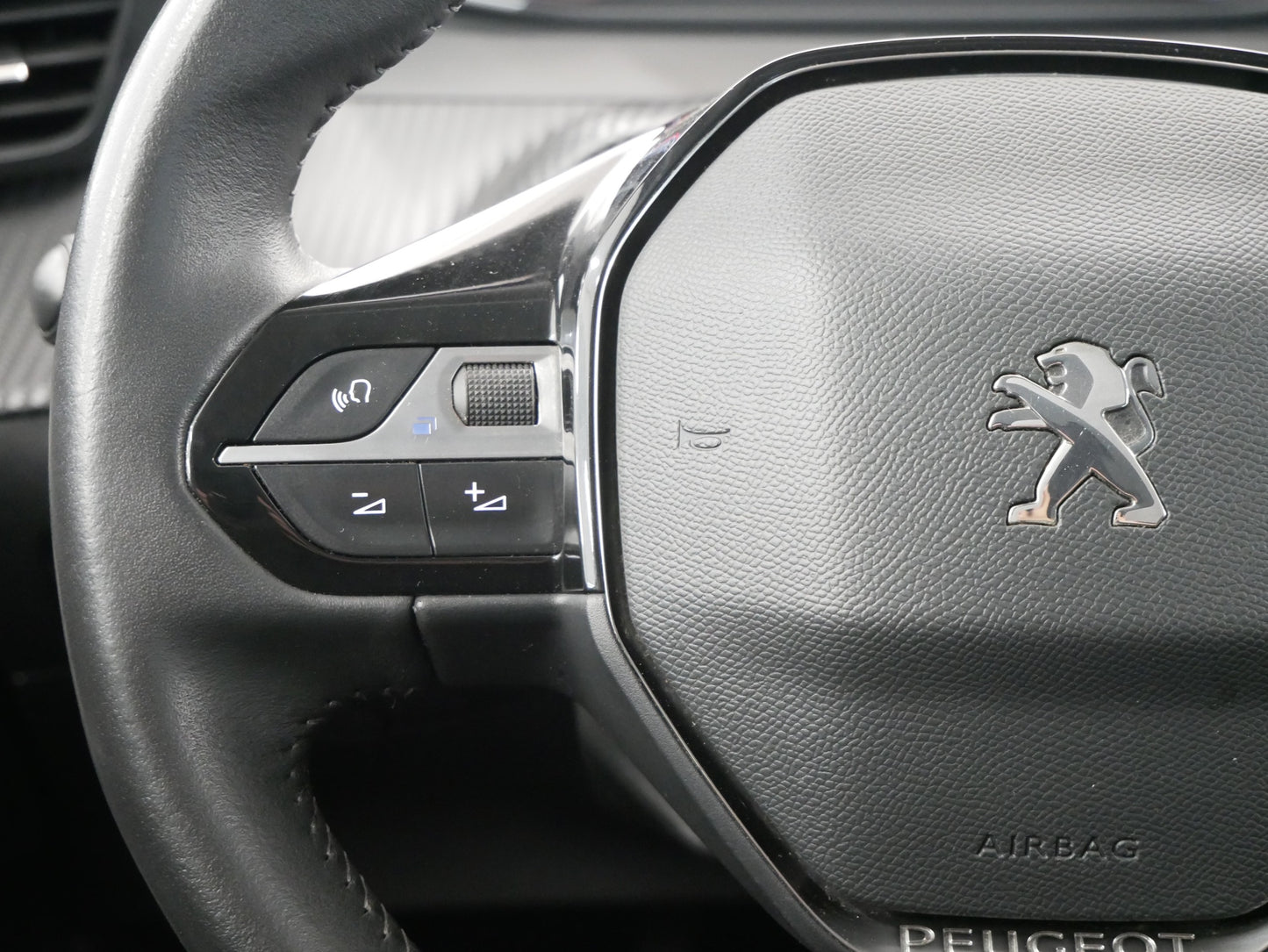 Peugeot 2008 1.2 PureTech 74 kW Active Pack