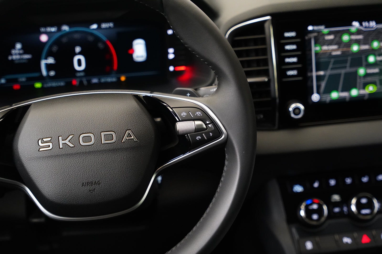 Škoda Karoq 1.5 TSI 110 kW Top Selection – foto 16