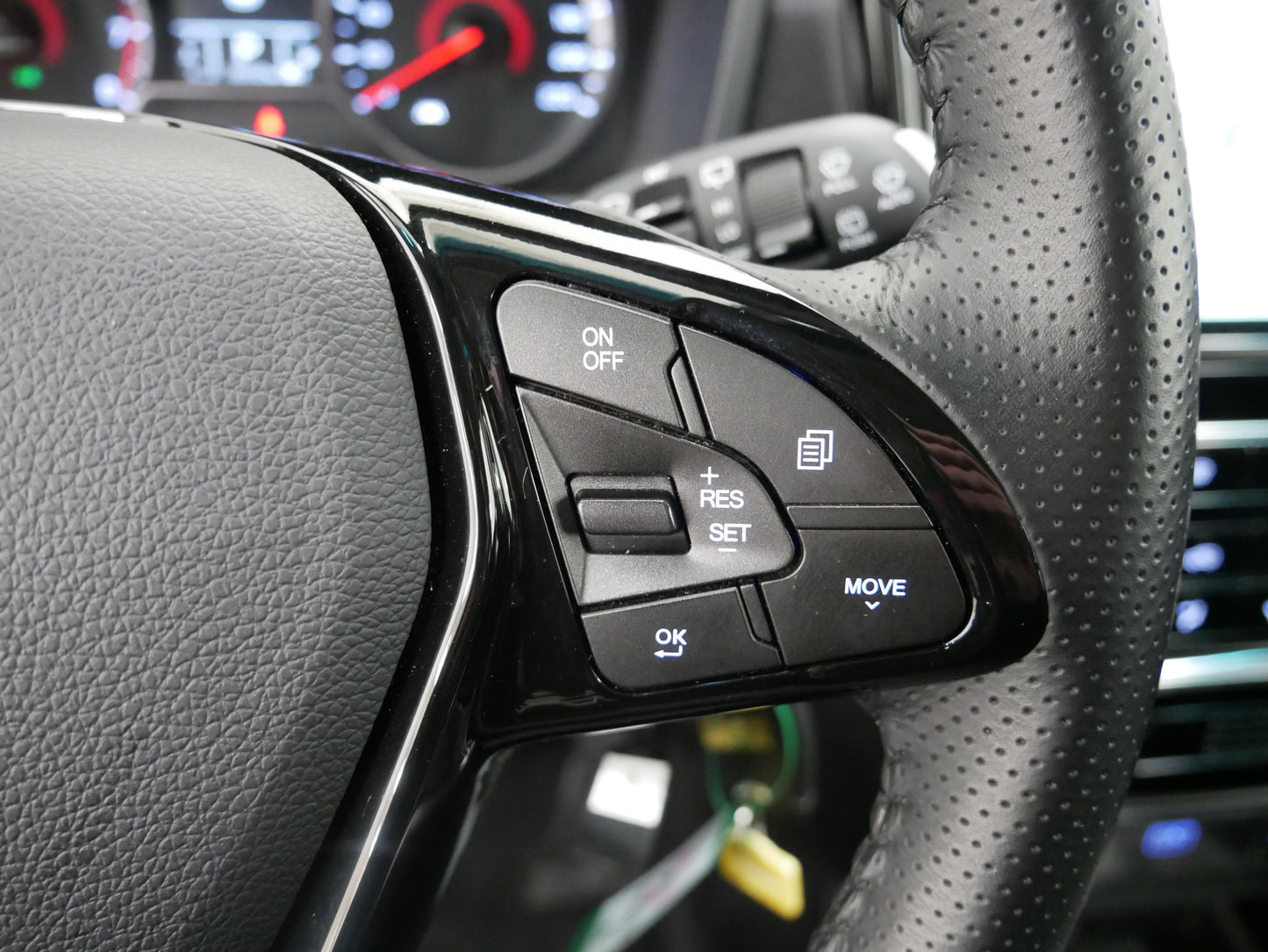 Ssang Yong Tivoli 1.5 i 120 kW Black Line