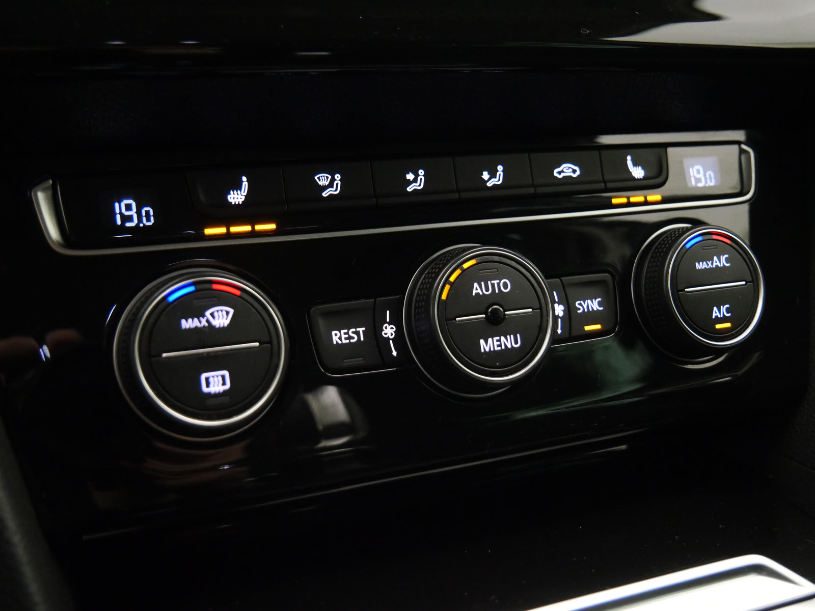 Volkswagen Passat 2.0 TDI 176 kW Highline – foto 16