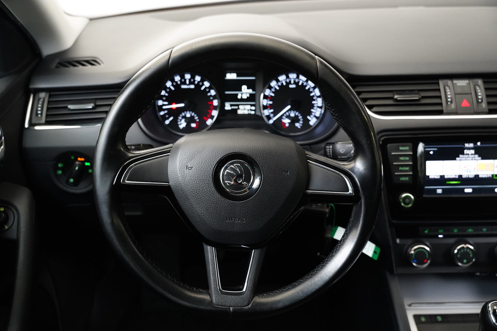 Škoda Octavia 1.6 TDI 81 kW Ambition – foto 16