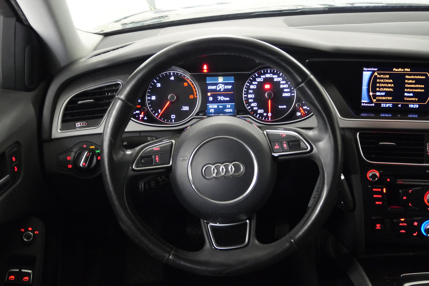Audi A4 2.0 TDI 130 kW Attraction