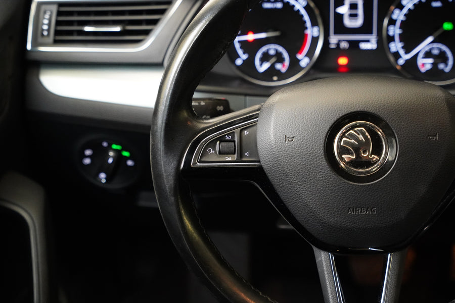 Škoda Superb 2.0 TDI 110 kW – foto 16