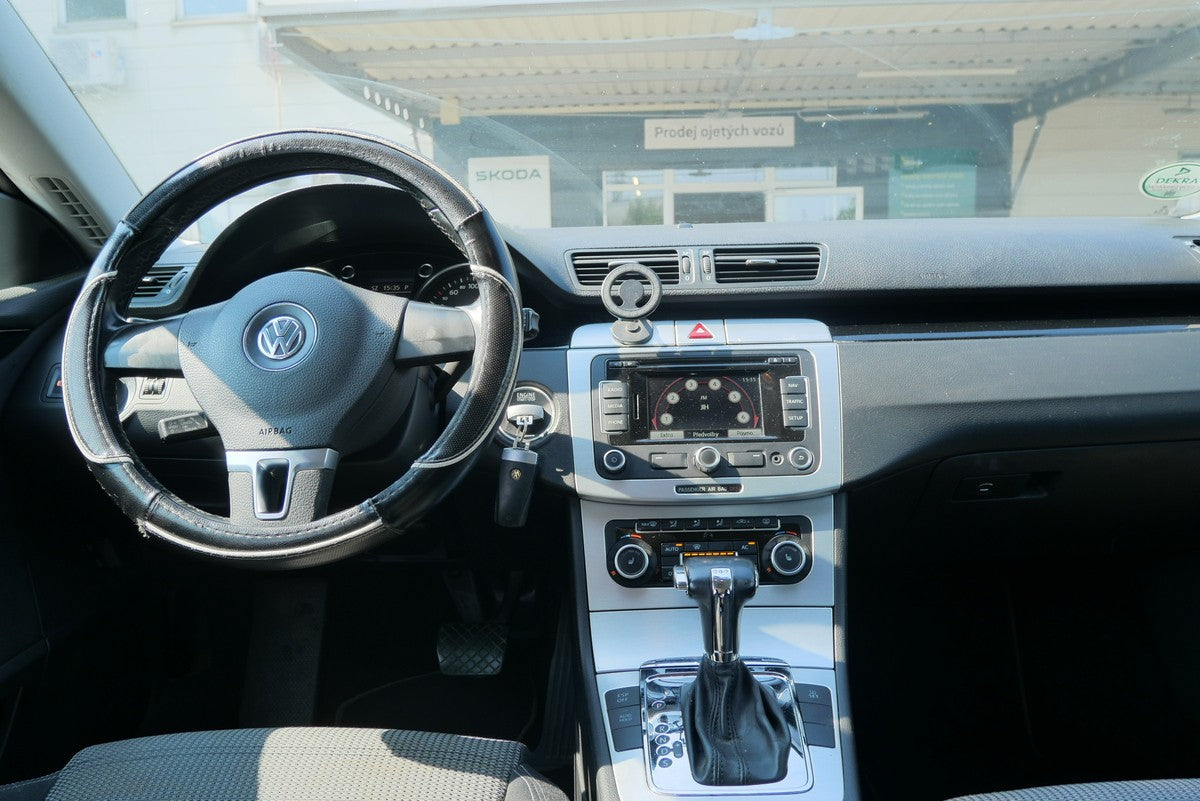 Volkswagen Passat 1.8 TSI 118 kW DSG Sport – foto 6
