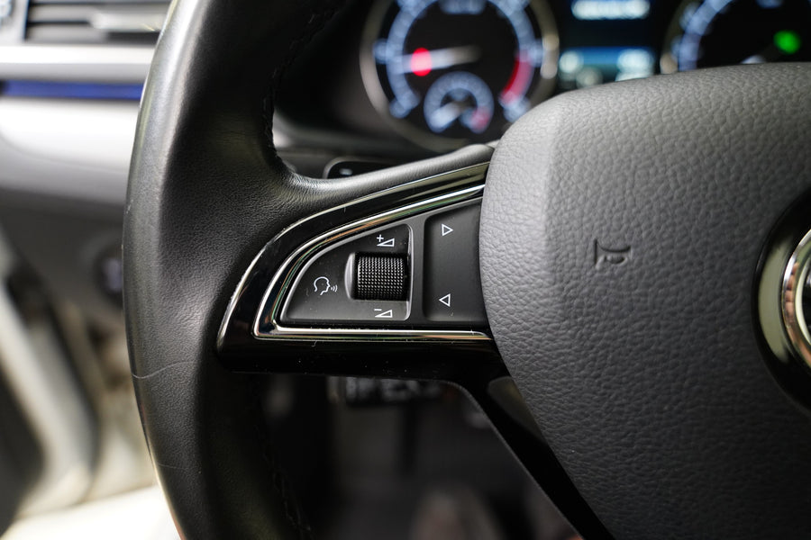 Škoda Superb 2.0 TDI 140 kW Style – foto 16