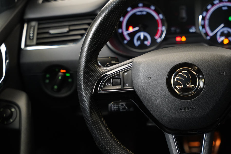 Škoda Octavia 2.0 TSI 169 kW RS – foto 16