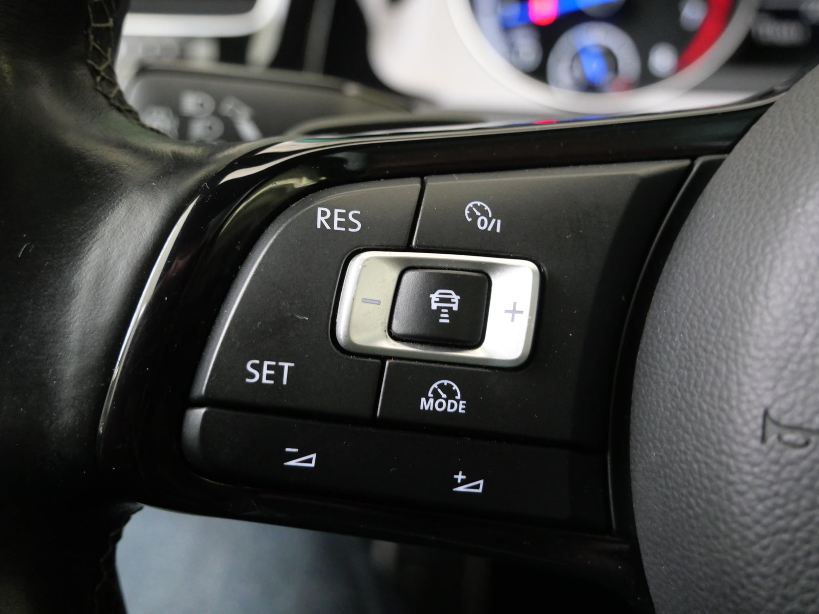 Volkswagen Golf 2.0 TSI 221 kW 4Motion "R" – foto 15