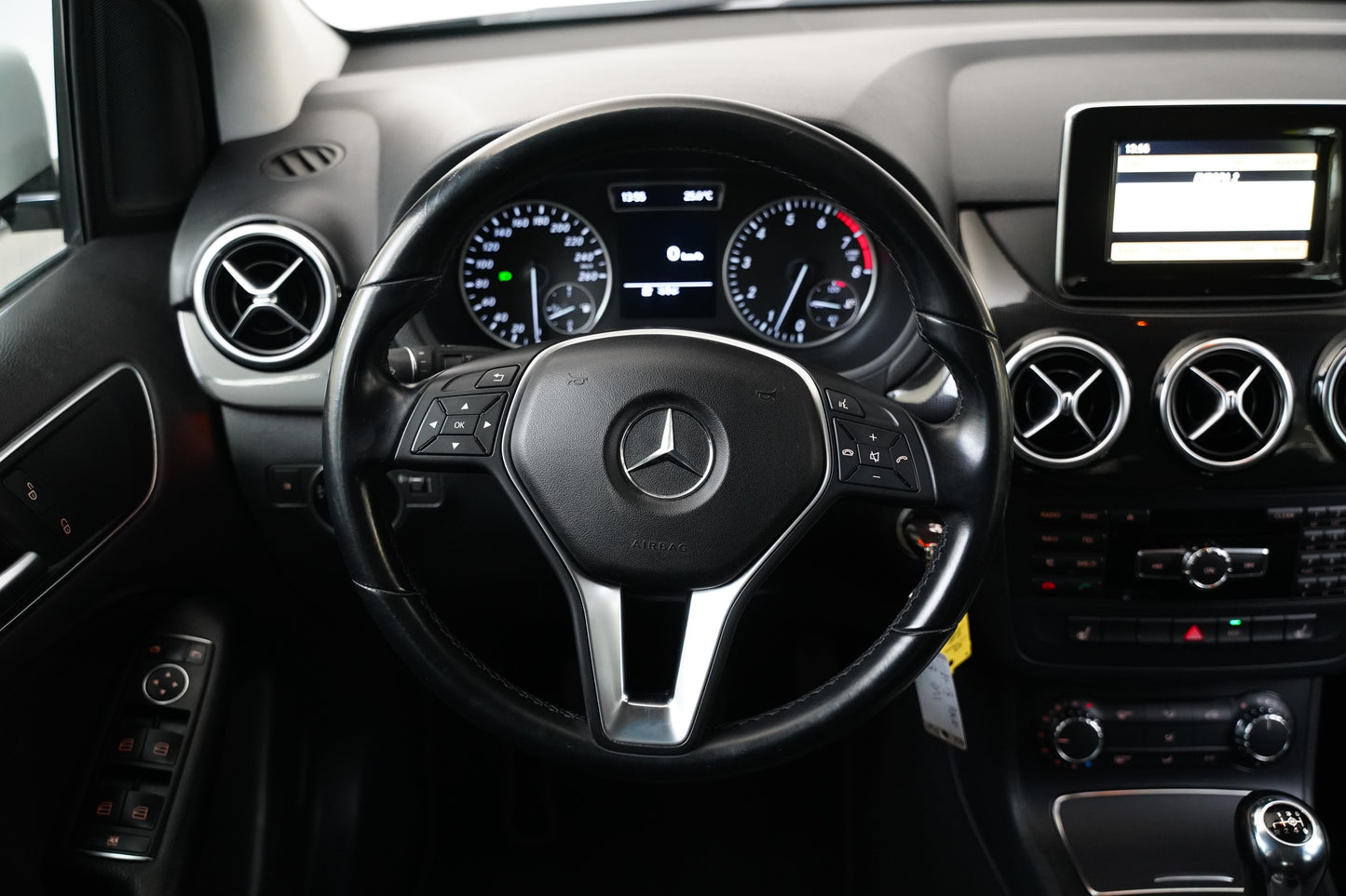 Mercedes-Benz Třídy B 180 i 90 kW