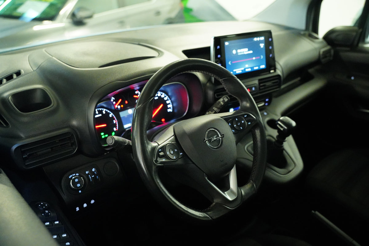 Opel Combo 1.2 Turbo 81 kW – foto 16