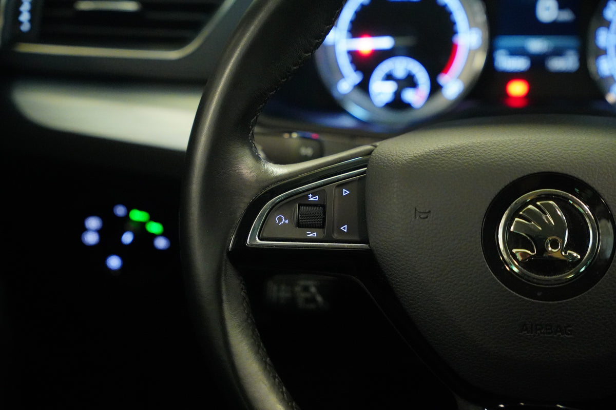 Škoda Superb 2.0 TDI 110 kW Ambition – foto 16