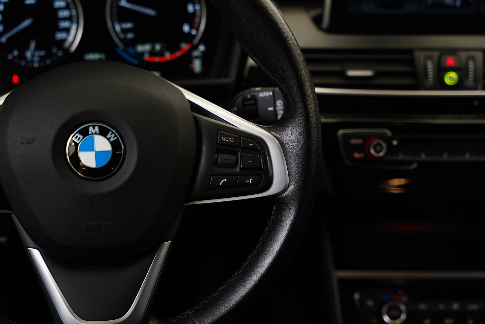 BMW Řada 2 218d 110 kW xDrive Luxury – foto 16