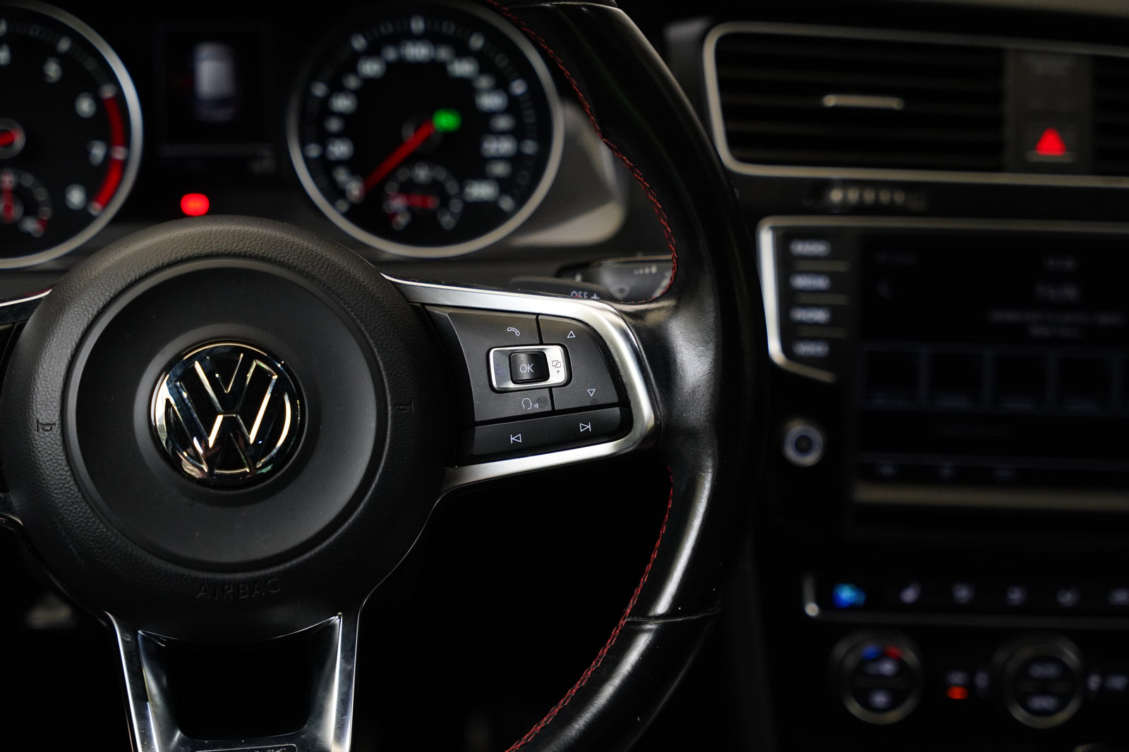 Volkswagen Golf 2.0 TSI 169 kW GTI Performance – foto 16