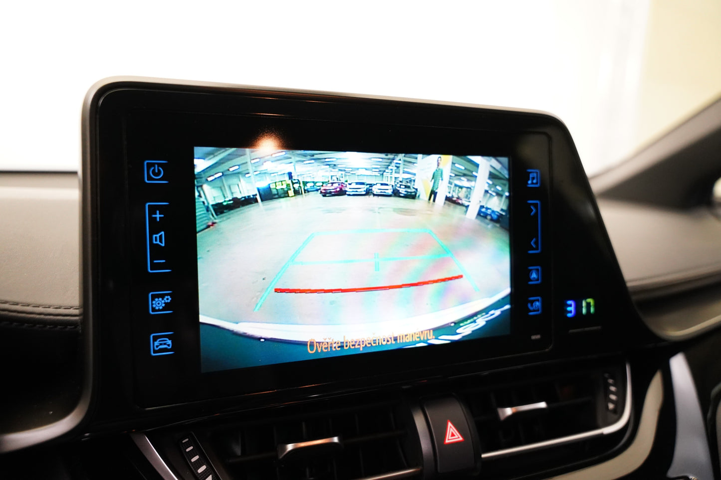 Toyota C-HR 1.8 Hybrid 90 kW Flow
