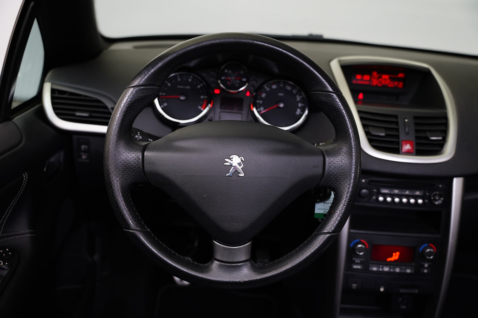 Peugeot 207 1.6 i 88 kW Allure – foto 16