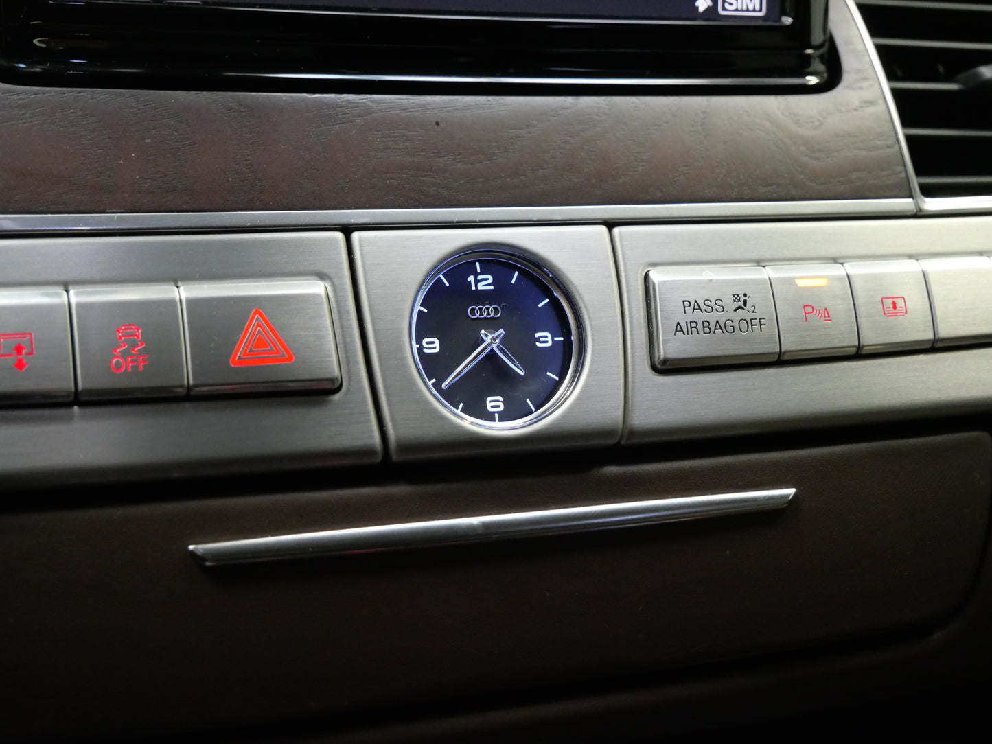 Audi A8 4.2 FSI V8 273 kW