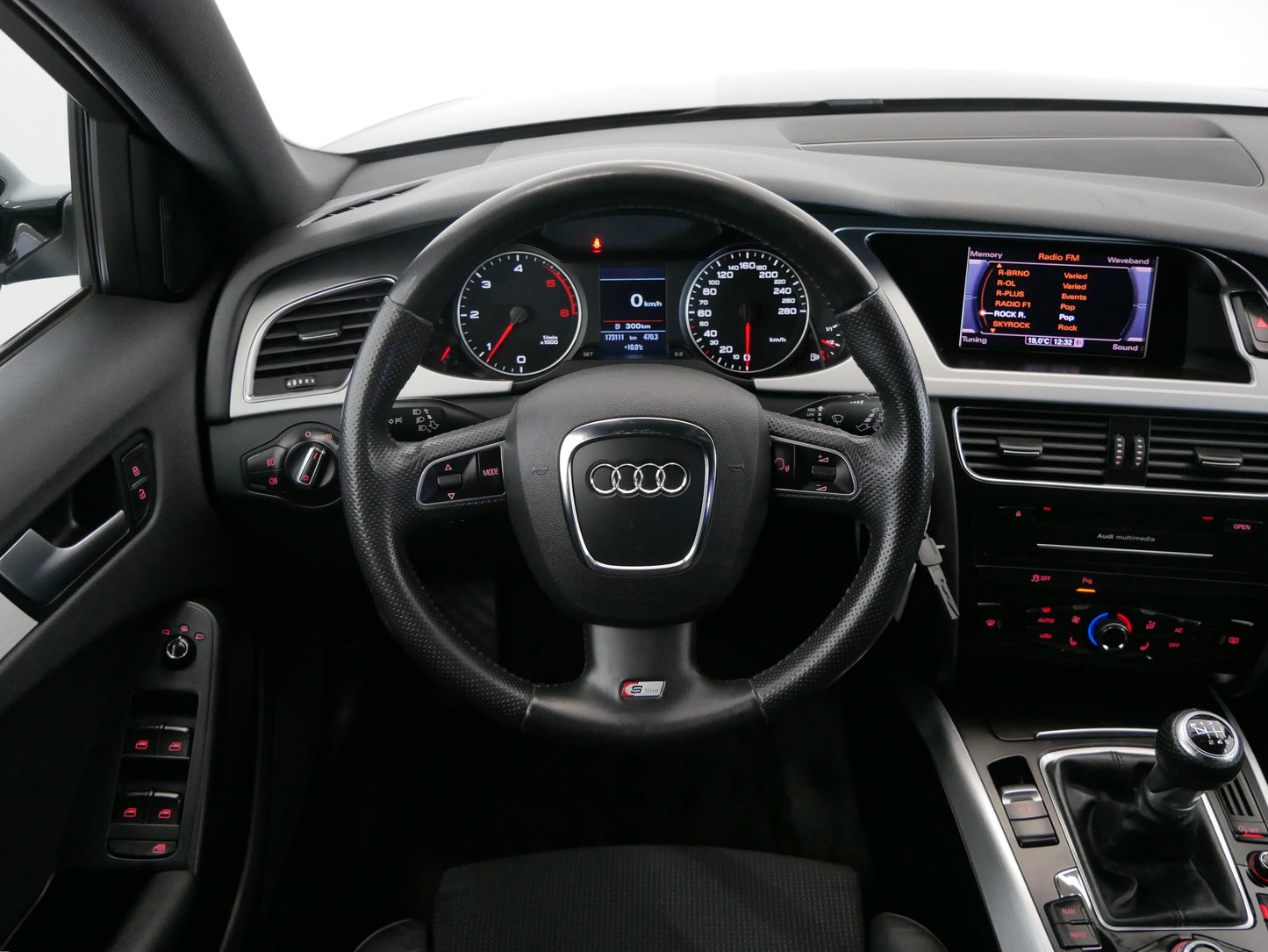 Audi A4 2.0 TDI 125 kW S line 4x4