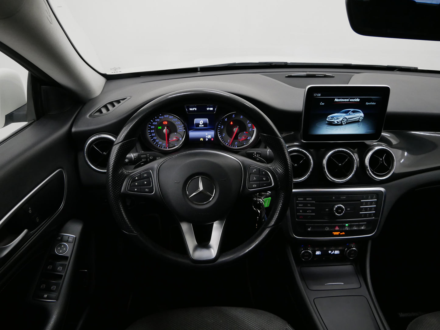 Mercedes-Benz CLA Shooting brake 180 90 kW