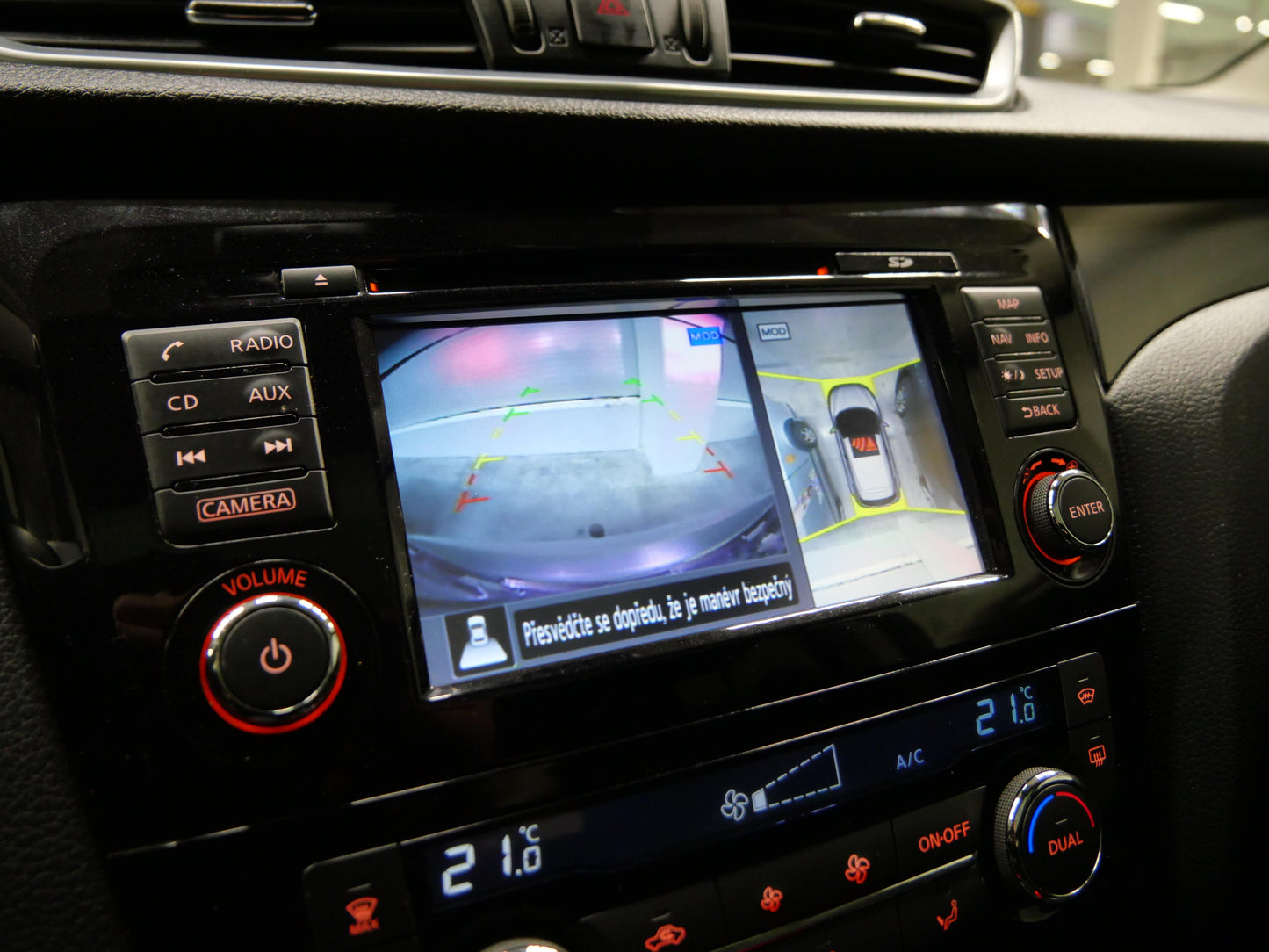 Nissan Qashqai 1.2 i 85 kW N-Connecta