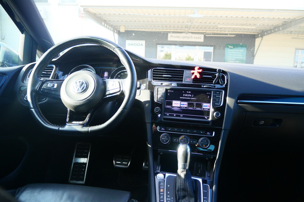 Volkswagen Golf 2.0 TSI 221 kW R