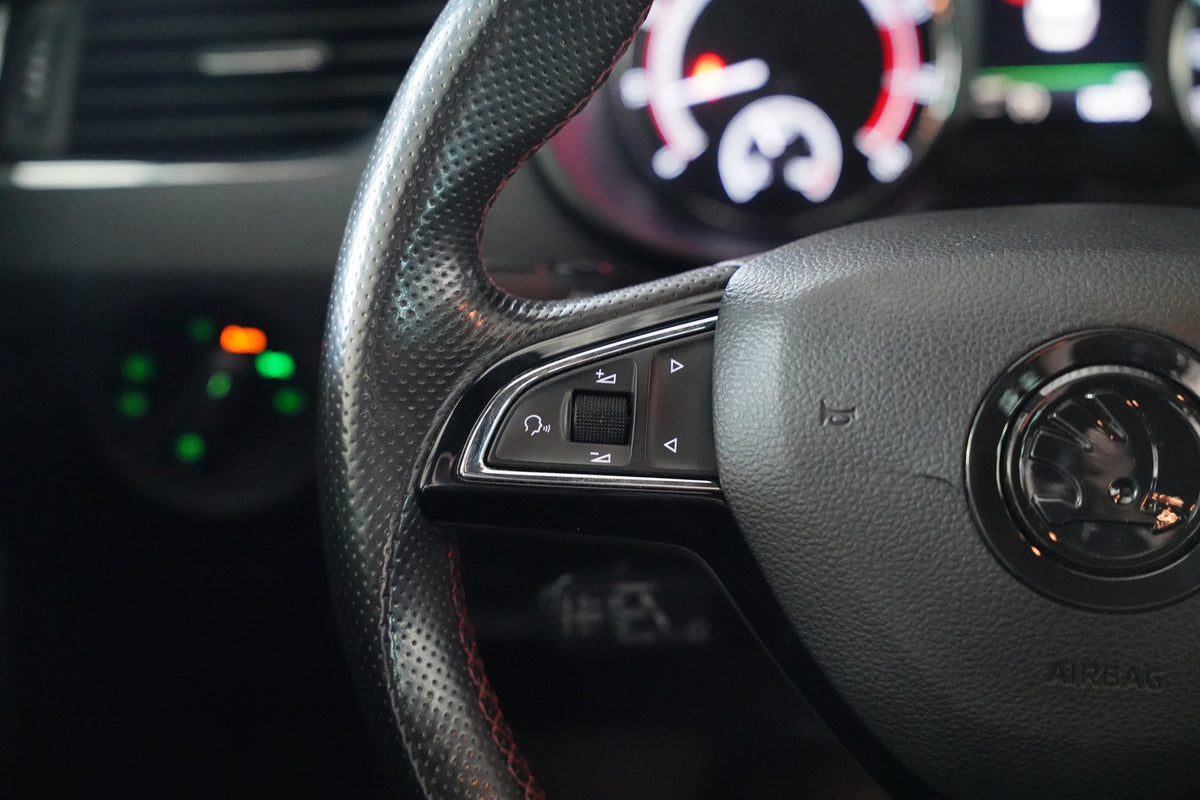 Škoda Octavia 2.0 TSI 180 kW RS – foto 16