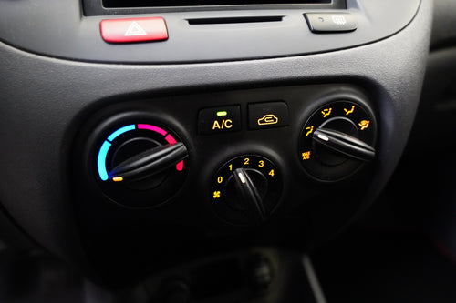 Kia Rio 1.4i 71 kW – foto 16