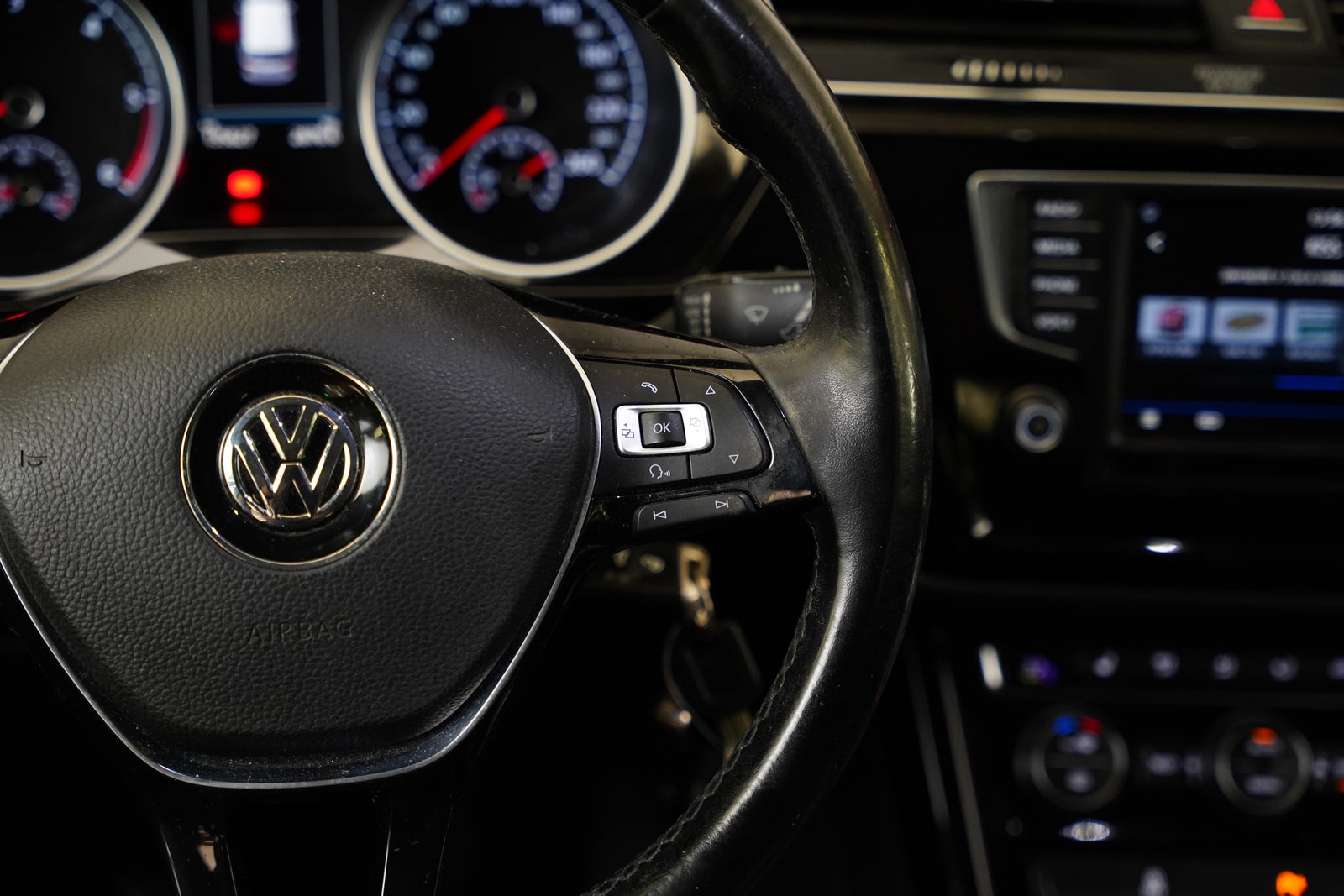 Volkswagen Touran 2.0 TDI 110 kW – foto 16