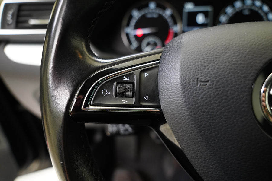 Škoda Superb 2.0 TDI 110kW Ambition – foto 16