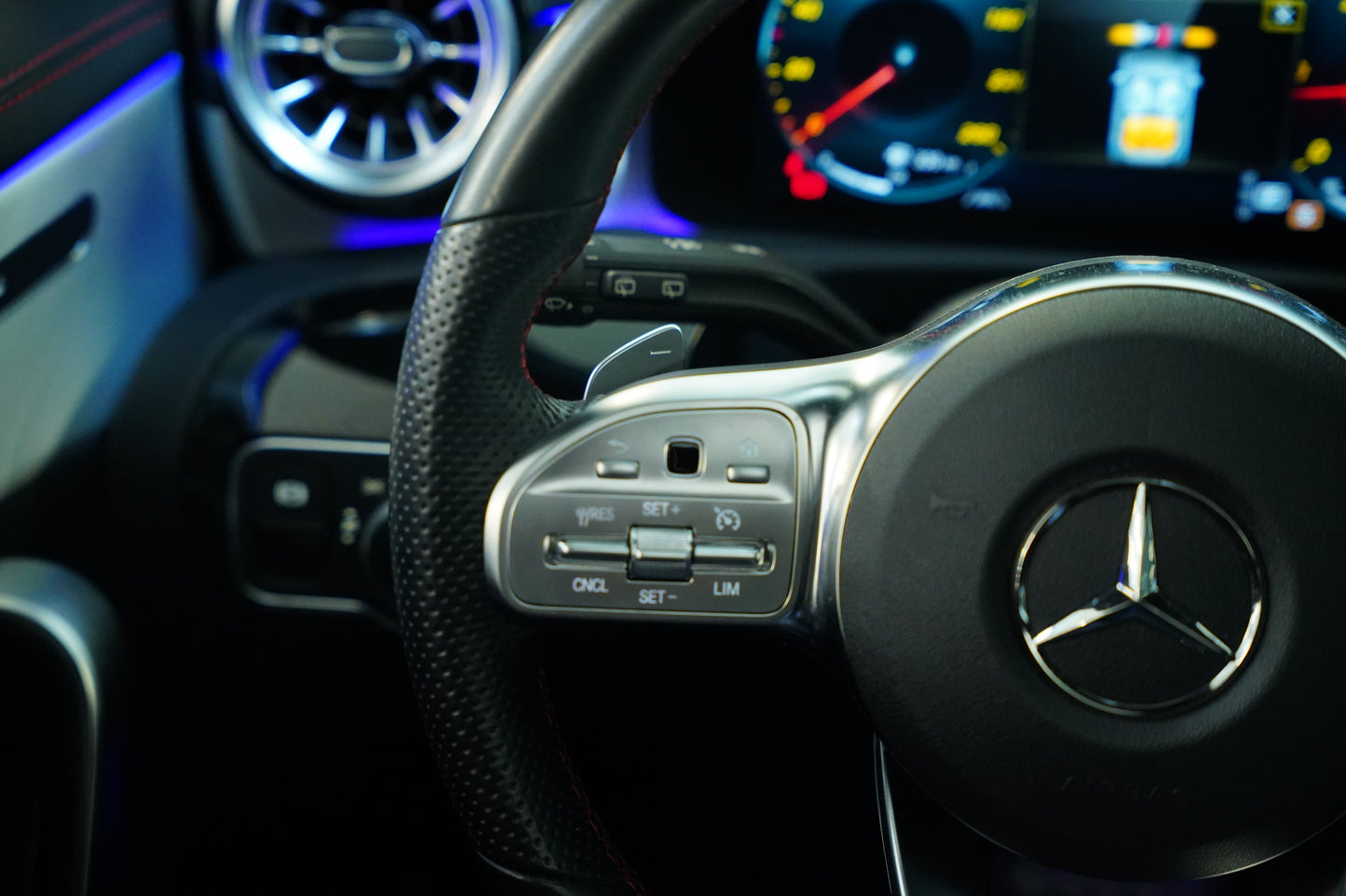 Mercedes-Benz CLA 200d AMG-LINE 110 kw
