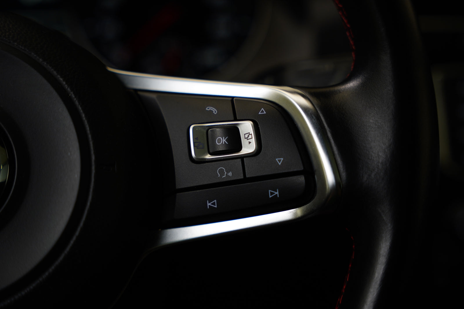 Volkswagen Golf 2.0 TSI 169 kW GTI – foto 16