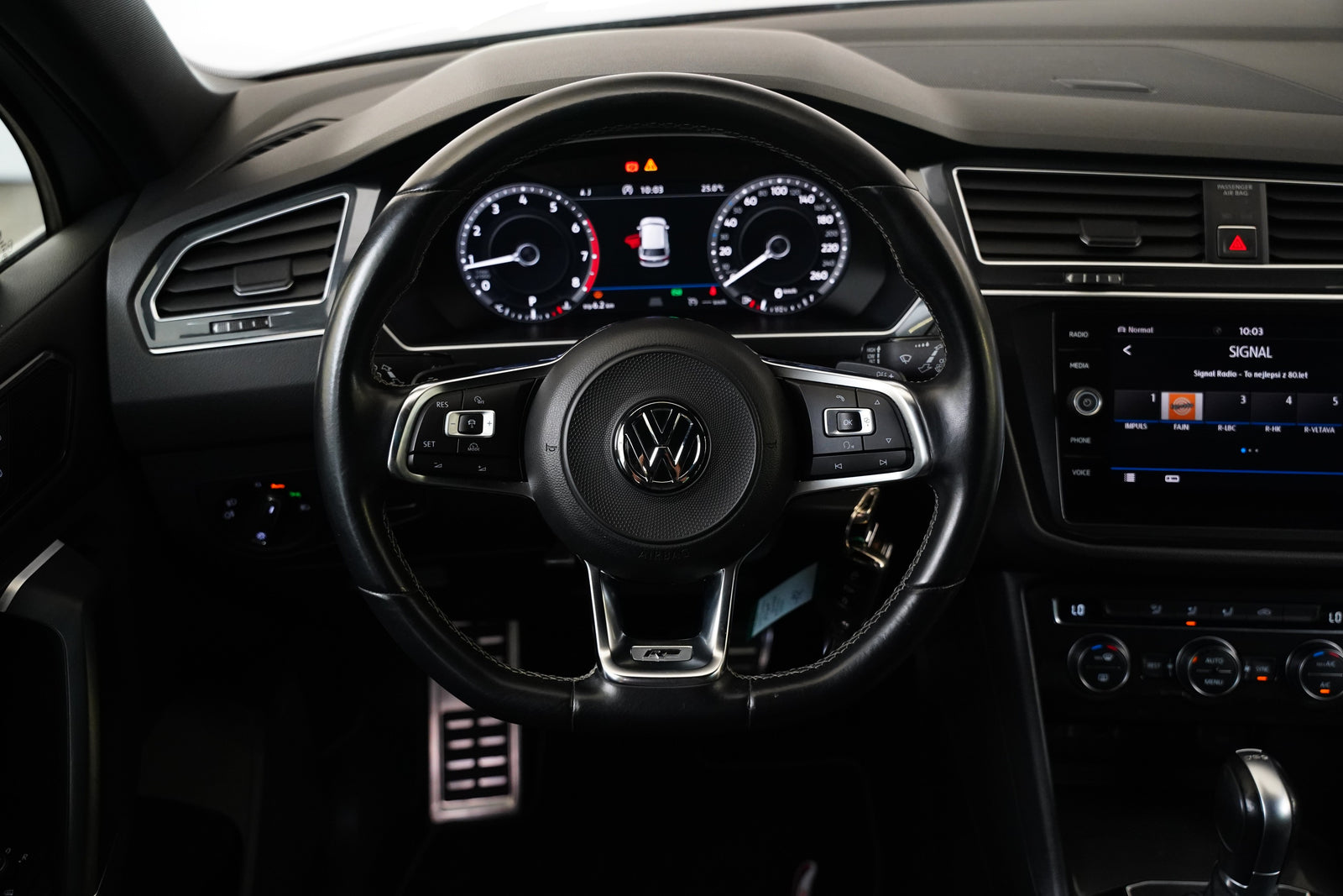 Volkswagen Tiguan 2.0 TSI 132 kW – foto 16