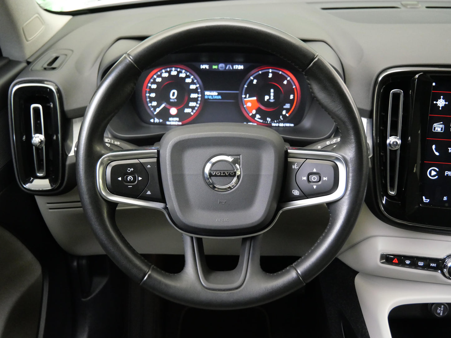 Volvo XC40 2.0 D3 110 kW Momentum Pro