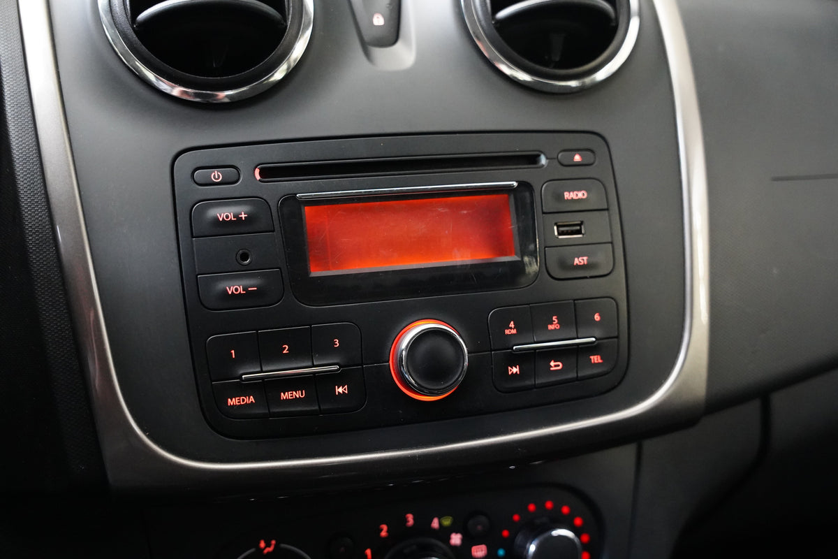 Dacia Sandero 1.2 i 16V 55 kW Laureate – foto 16